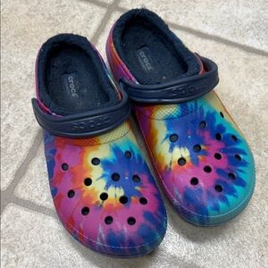 CROCS Women's Tie-Dye Mules